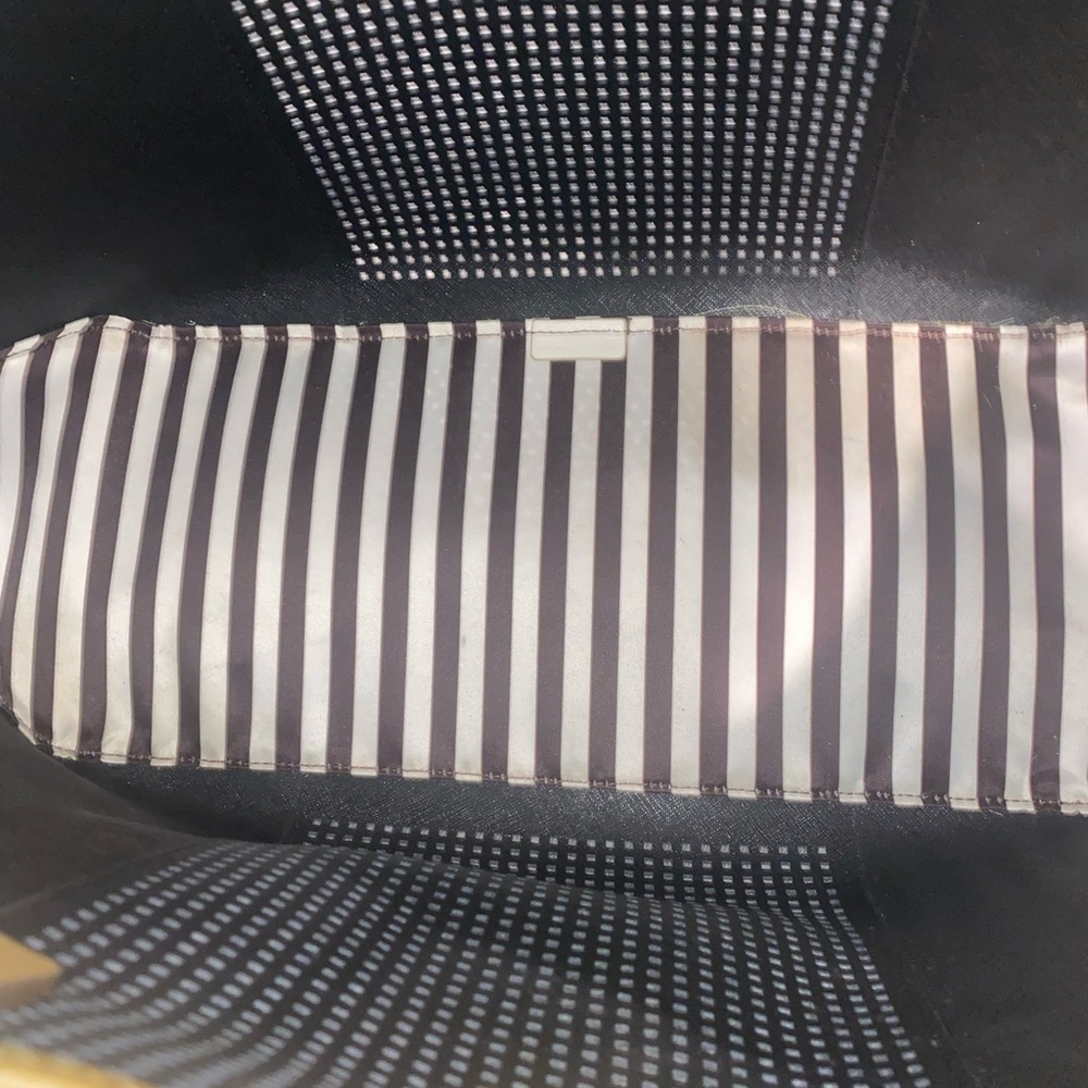 🪐Rare Henri Bendel W 57th perforated tote - Picture 6 of 12